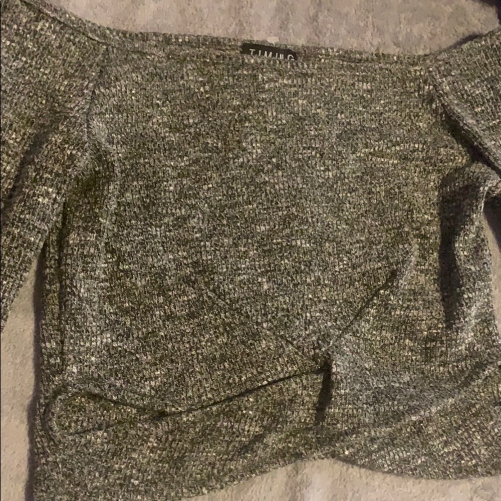 Grey cropped long sleeve sweater